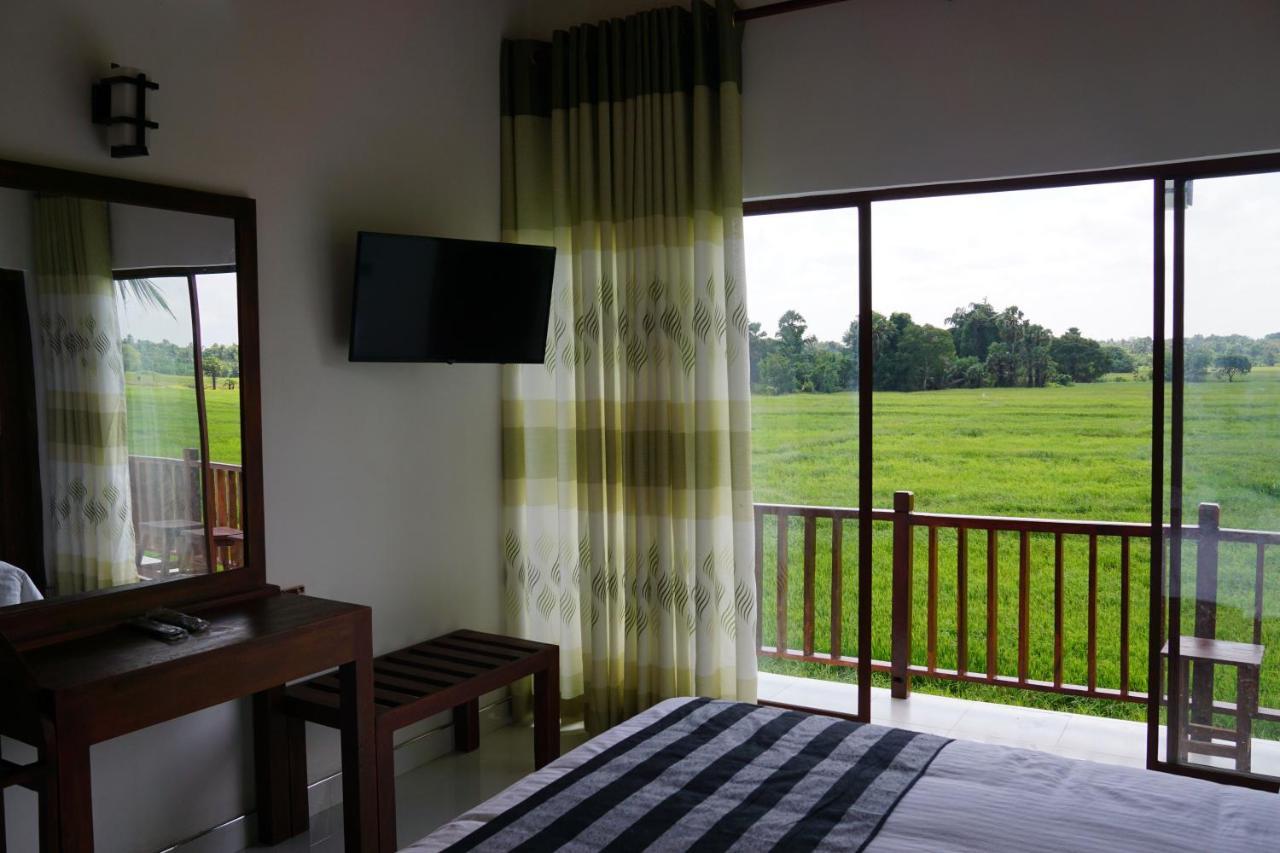 Sunshine Tourist Rest Hotel Anuradhapura Bagian luar foto